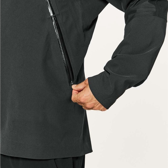 Lululemon Surge Anorak Hybrid in Onyx - Picture 6 of 7